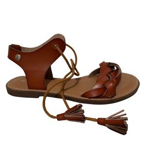 Women’s B bks Braided Faux Leather Dakila Sandals Sz 7 NWOT